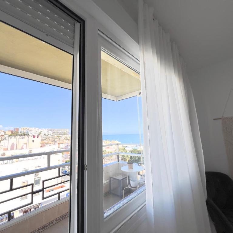 En Carihuela con vistas y plaza de garaje, Nucleo Cristal - Apartamento de 3 dormitorios - 11