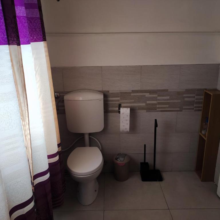 BB Stay Station - Camera Matrimoniale con Bagno in Comune - 3