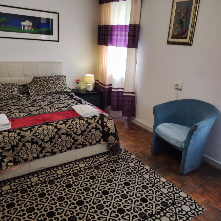BB Stay Station - Camera Tripla con Bagno in Comune - 8