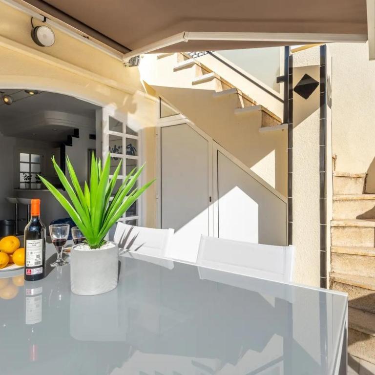 Amazing penthouse on the beach, sea views, WIFI, airconditioning and parking - Two-Bedroom Apartment - 5