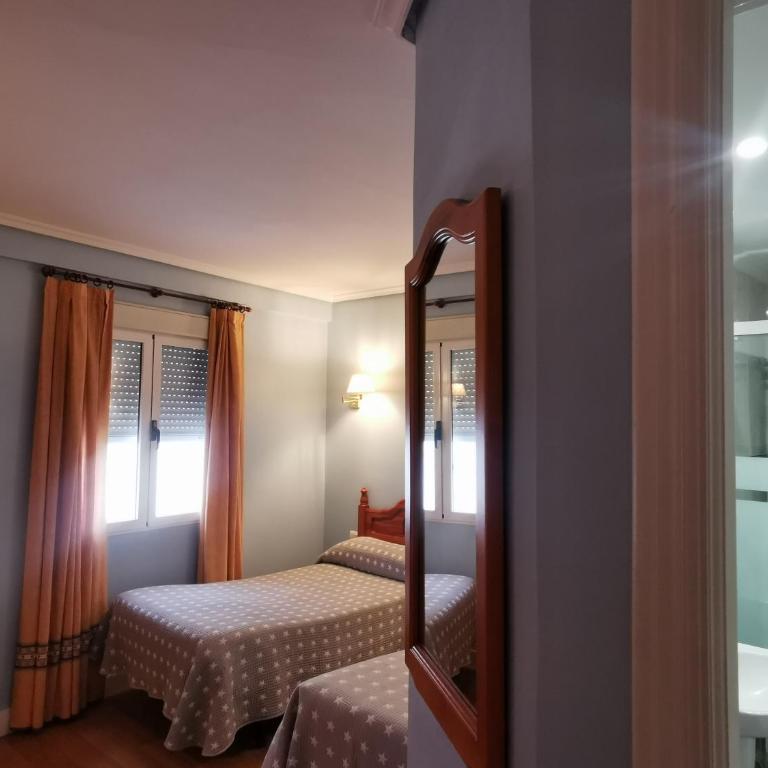 Pensión Bilbao - Twin Room - 1
