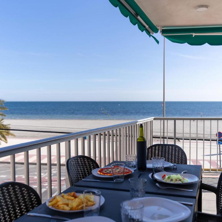 rentafive - Primera Línea - Terraza - Reformado - Apartamento con vistas al mar - 3