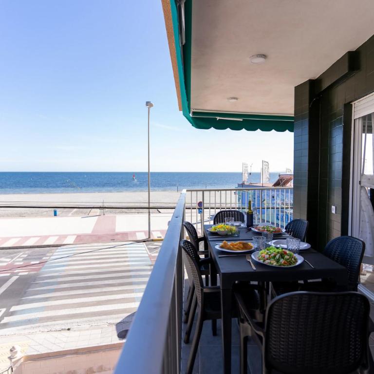 rentafive - Primera Línea - Terraza - Reformado - Apartamento con vistas al mar - 2