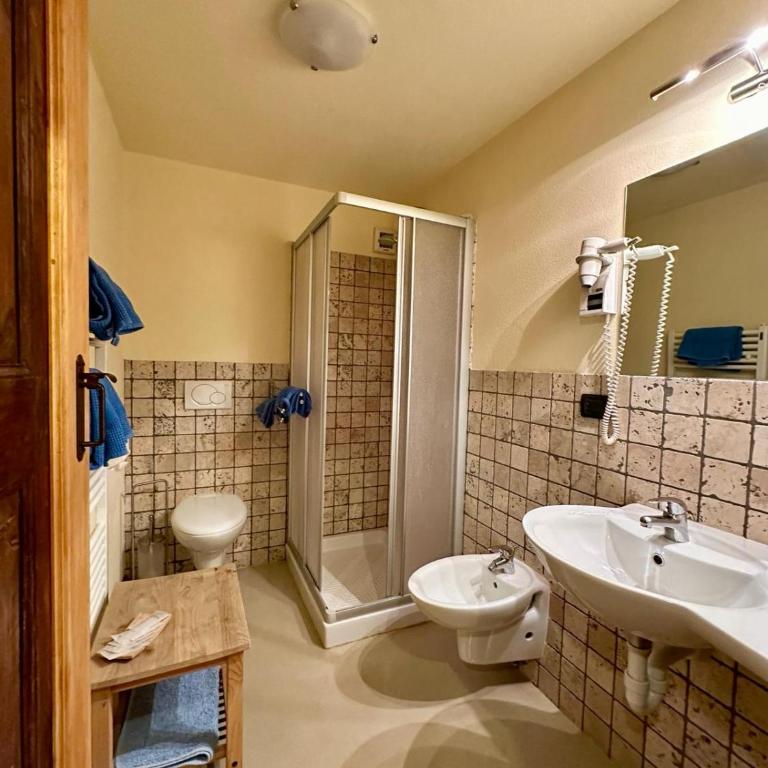 Maison Rosset agriturismo, CAMERE, appartamenti e spa in Valle d'Aosta - Camera Matrimoniale Standard - 4