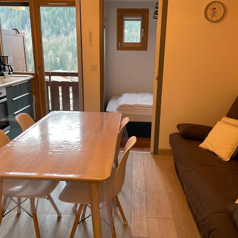 Chatel - appartement 2 pièces rénové - 4 personnes - proche centre - ménage inclus - Apartamento de 1 dormitorio - 6