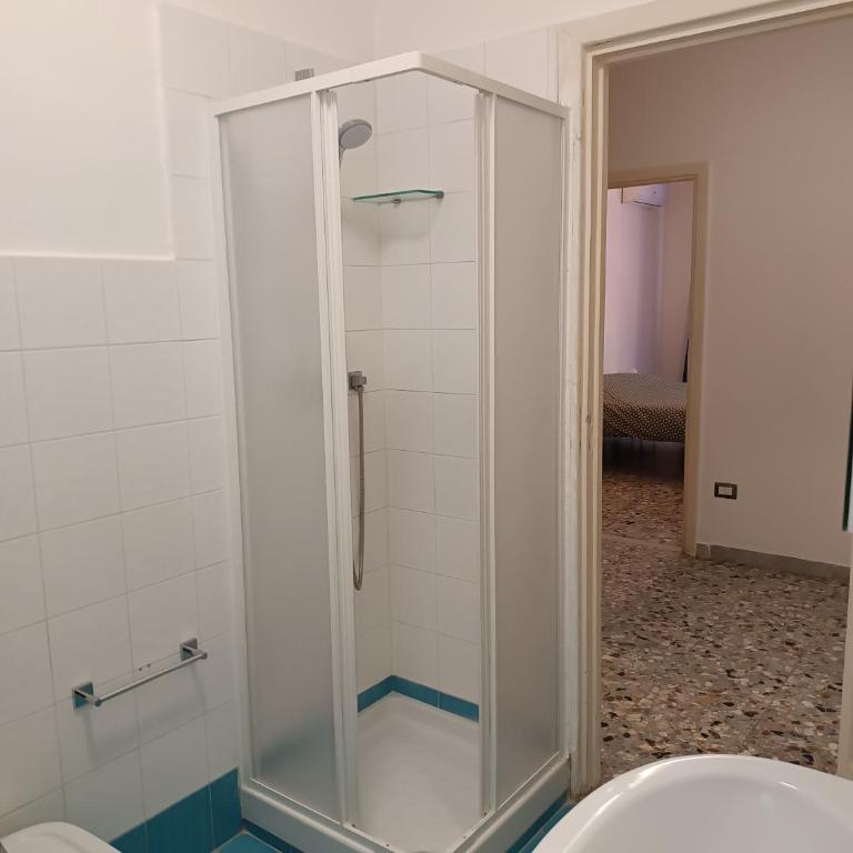 B&B Napoli Fuorigrotta - Double Room with Private External Bathroom - 4