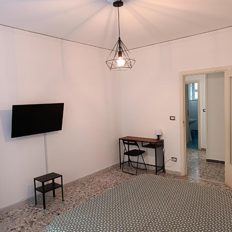 B&B Napoli Fuorigrotta - Double Room with Private External Bathroom - 5