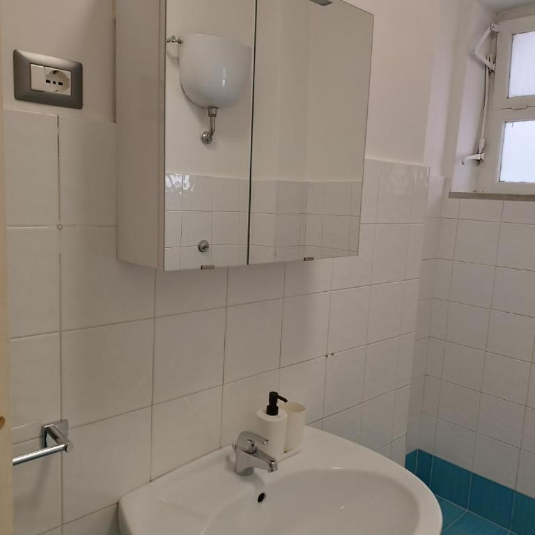 B&B Napoli Fuorigrotta - Double Room with Private External Bathroom - 1