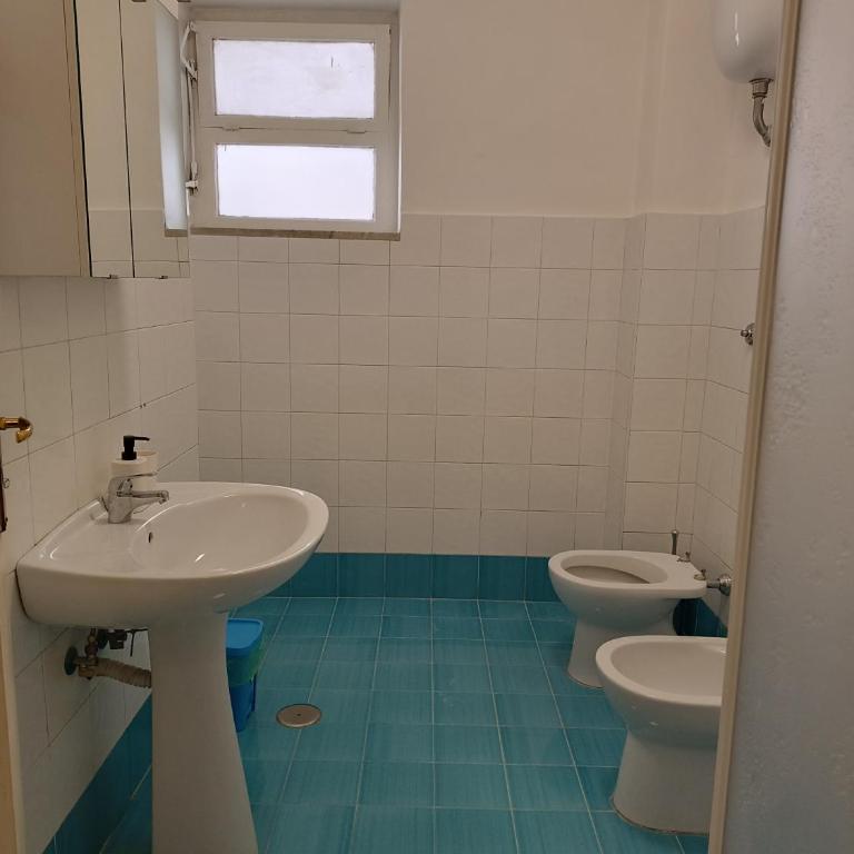 B&B Napoli Fuorigrotta - Double Room with Private External Bathroom - 6