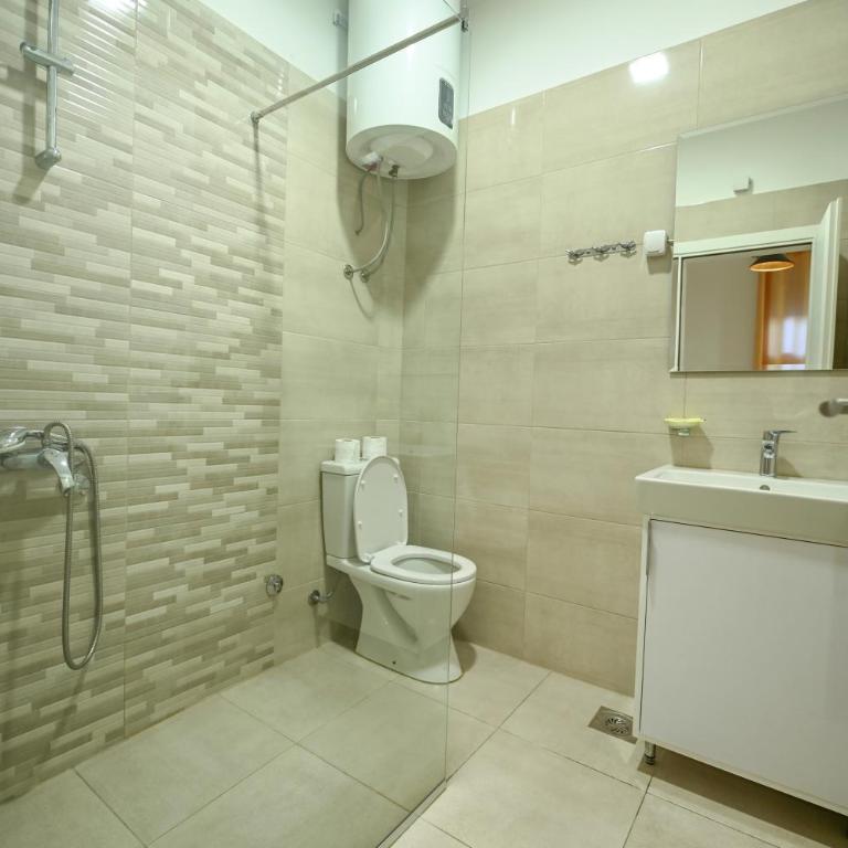 Hostel Izvor - Superior Triple Room - 17