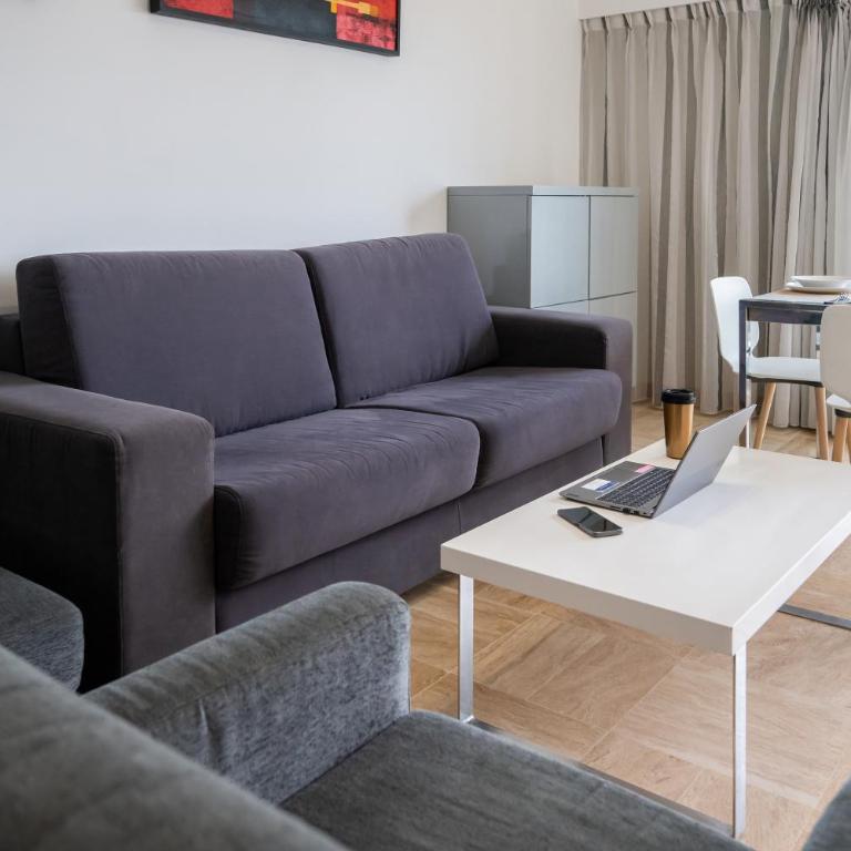 Nemea Appart Hotel Le Lido Cagnes sur Mer - Apartment mit 1 Schlafzimmer und Poolblick (4 Erwachsene) - 6