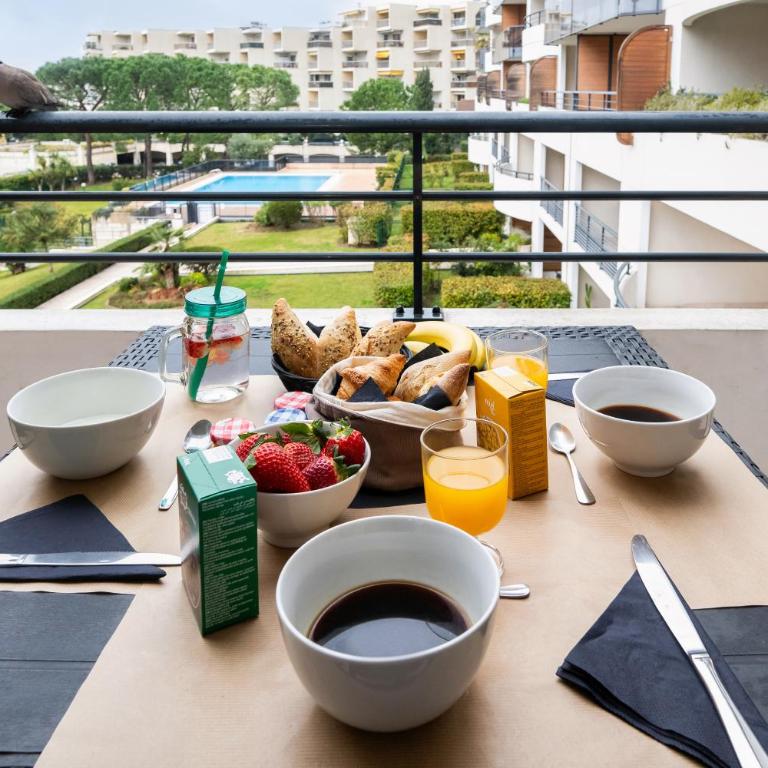 Nemea Appart Hotel Le Lido Cagnes sur Mer - Apartment mit 1 Schlafzimmer und Poolblick (4 Erwachsene) - 15