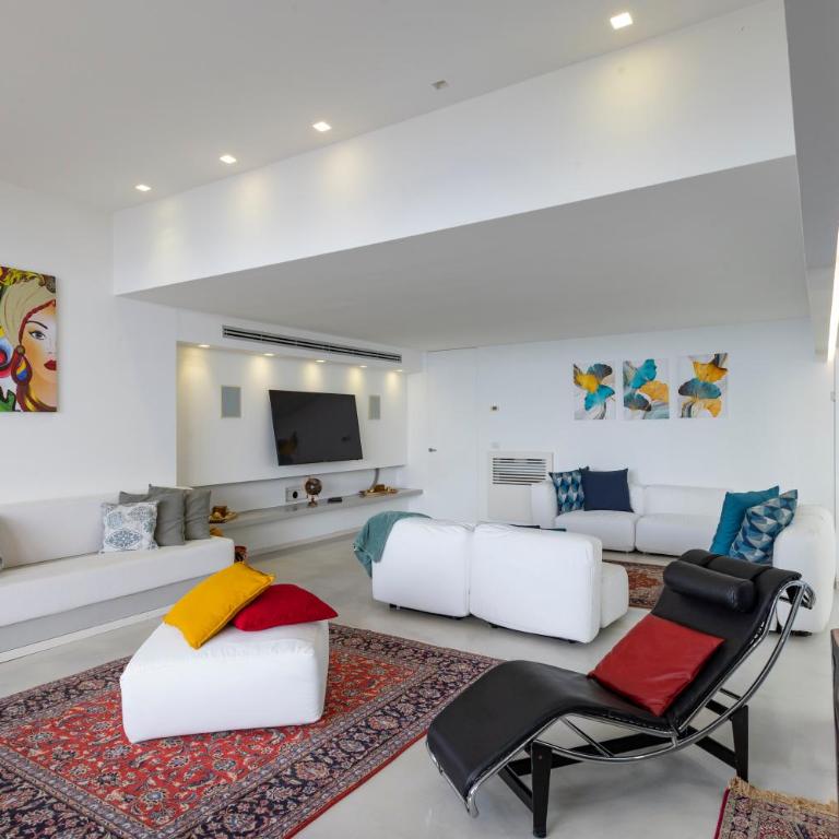 Addaura Home - Three-Bedroom Apartment - 13