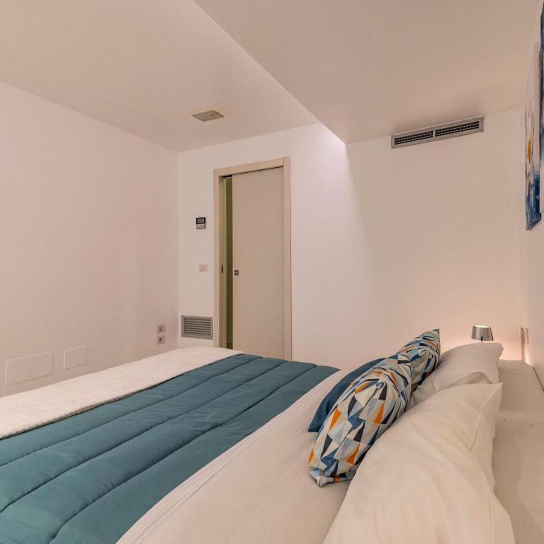 Addaura Home - Three-Bedroom Apartment - 37