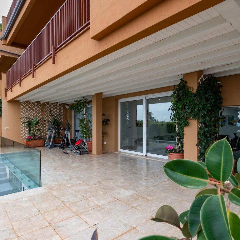Addaura Home - Three-Bedroom Apartment - 40