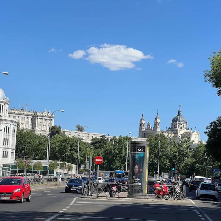 Studio next to Parque del Oeste - One-Bedroom Apartment - 17