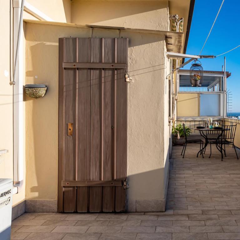 GuestHost - The Sailor's Terrace - Cozy Apt! - One-Bedroom Apartment - 14