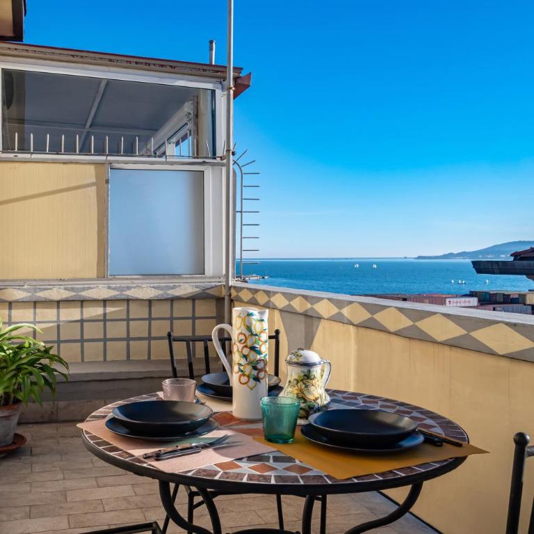 GuestHost - The Sailor's Terrace - Cozy Apt! - One-Bedroom Apartment - 12