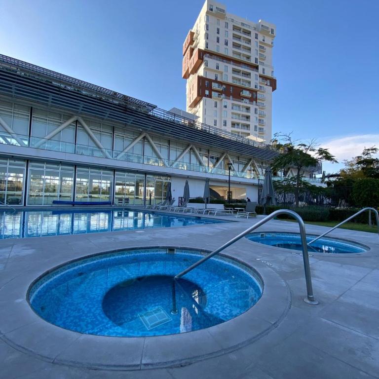 Depa NUEVO de lujo vacacional, amenidades de hotel - Apartamento de 2 dormitorios - 84