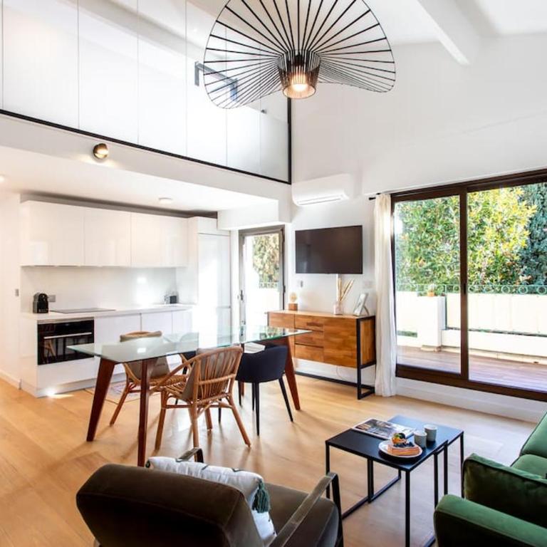#11 Staywizus - Alex suite terrace parking AC 2 BDR 5mins to sea - Appartement 2 Chambres - 10