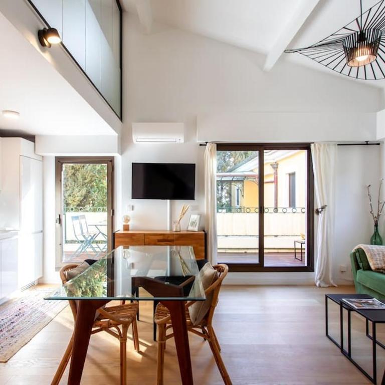 #11 Staywizus - Alex suite terrace parking AC 2 BDR 5mins to sea - Appartement 2 Chambres - 18