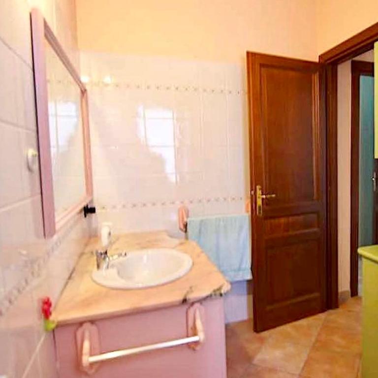 Iss Travel- Casa Pustinu, 2 bedroom-apartment with air conditioning and private garden - Appartamento con 2 Camere da Letto - 12