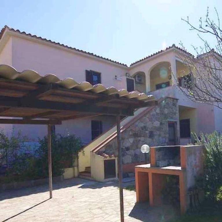 Iss Travel- Casa Pustinu, 2 bedroom-apartment with air conditioning and private garden - Appartamento con 2 Camere da Letto - 1