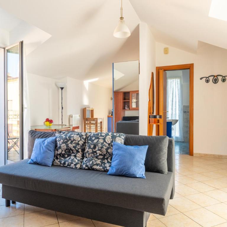 [5 min dal MARE] Luminoso Bilocale con Terrazza - Appartamento con 1 Camera da Letto - 1