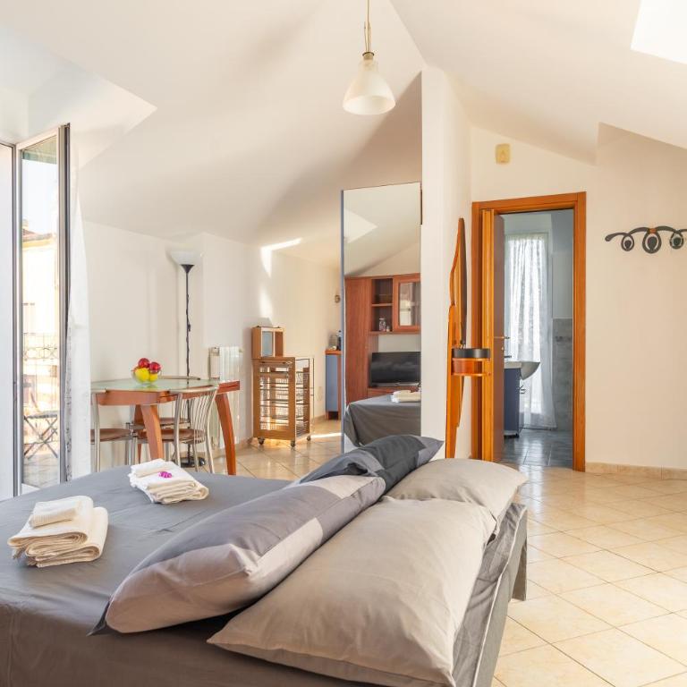 [5 min dal MARE] Luminoso Bilocale con Terrazza - Appartamento con 1 Camera da Letto - 12