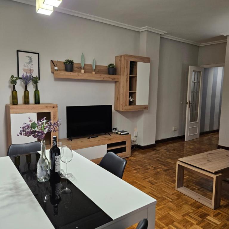 Uva y vino, 7 PAX en el centro logroño, ideal grupos - Apartamento con terraza - 3