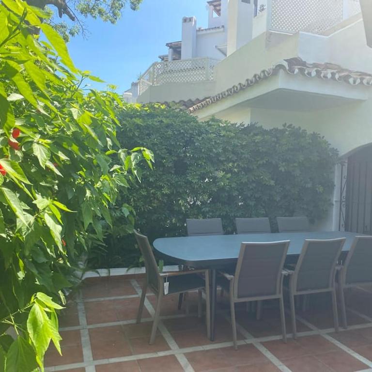 Beach (3mins walk) Apartment. Newly Renovated. - Apartment - 11