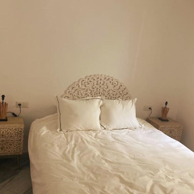 Beach (3mins walk) Apartment. Newly Renovated. - Apartment - 17