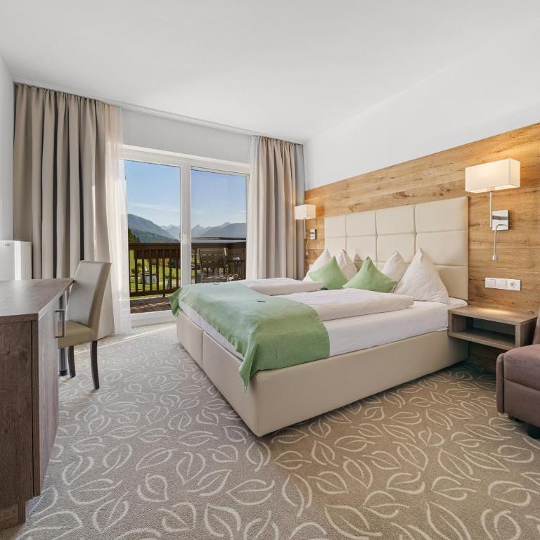 Landhotel Berger - Doppelzimmer mit Balkon - 1