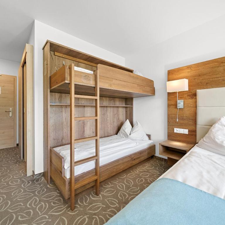 Landhotel Berger - Familienzimmer (2 Erwachsene + 2 Kinder) - 1