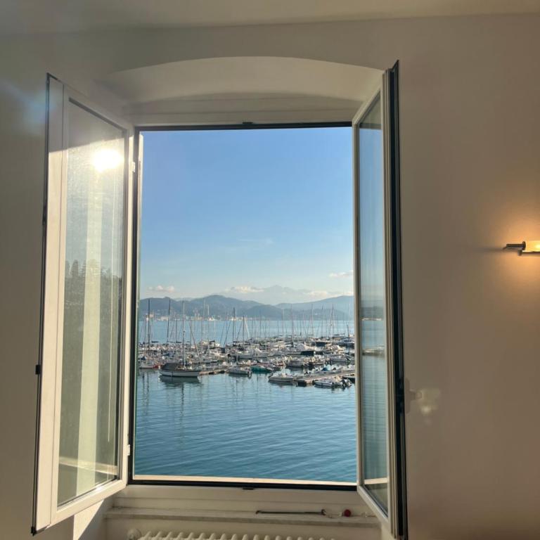 About Italy Holiday Rooms and Apartments - Appartamento con Vista Mare - 5