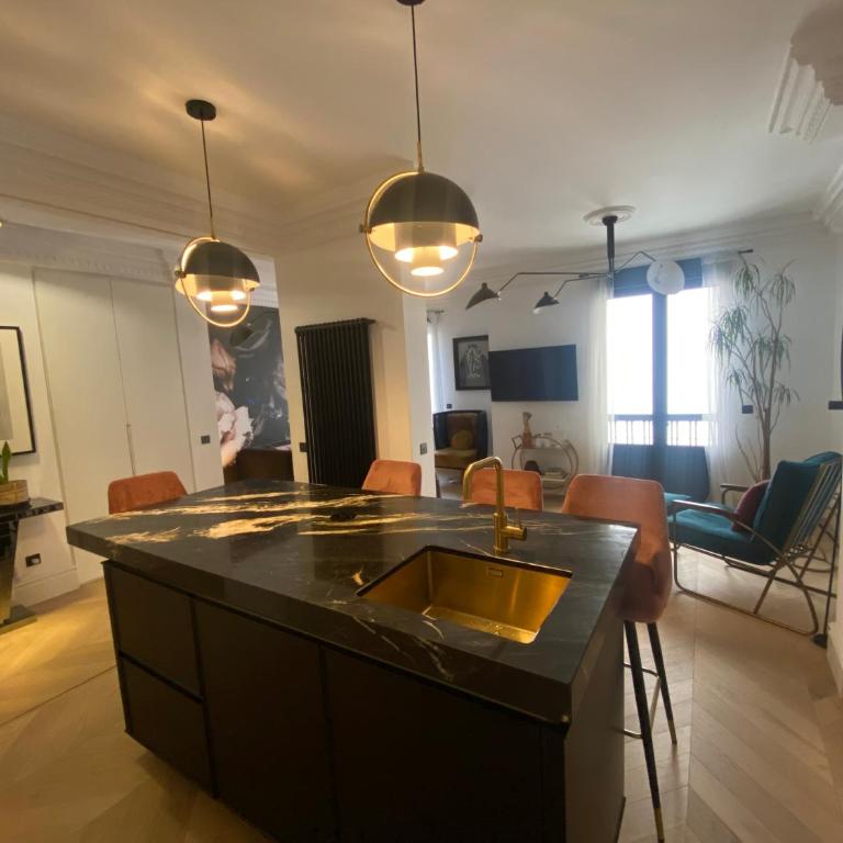 Luxury apartment in Gran Vía - Three-Bedroom Apartment - 26