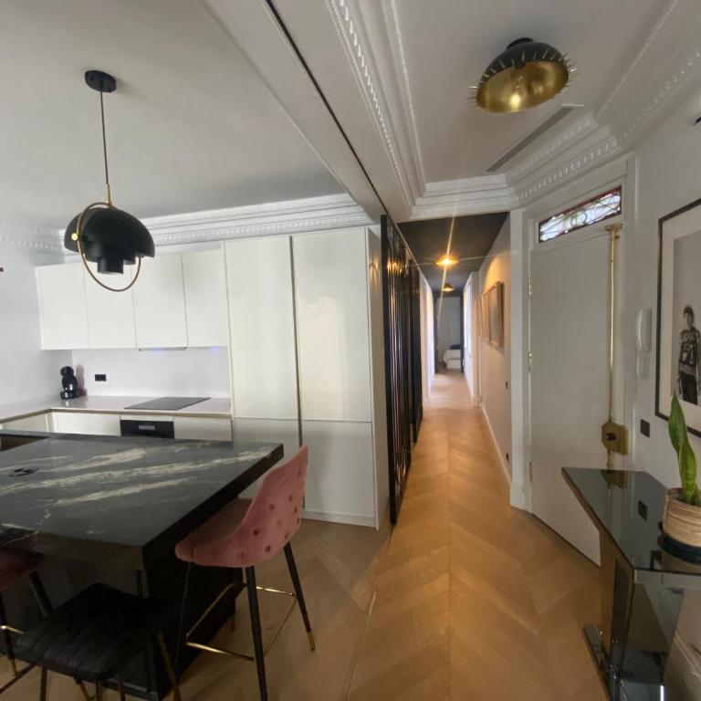 Luxury apartment in Gran Vía - Three-Bedroom Apartment - 25