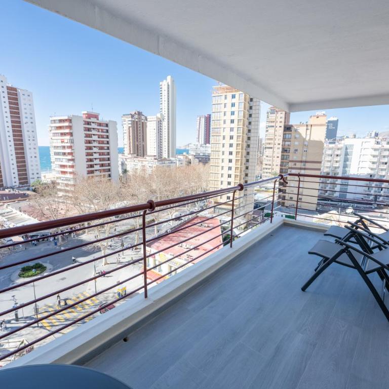 Apartamento con terraza a 1 minuto de la playa - Two-Bedroom Apartment - 1