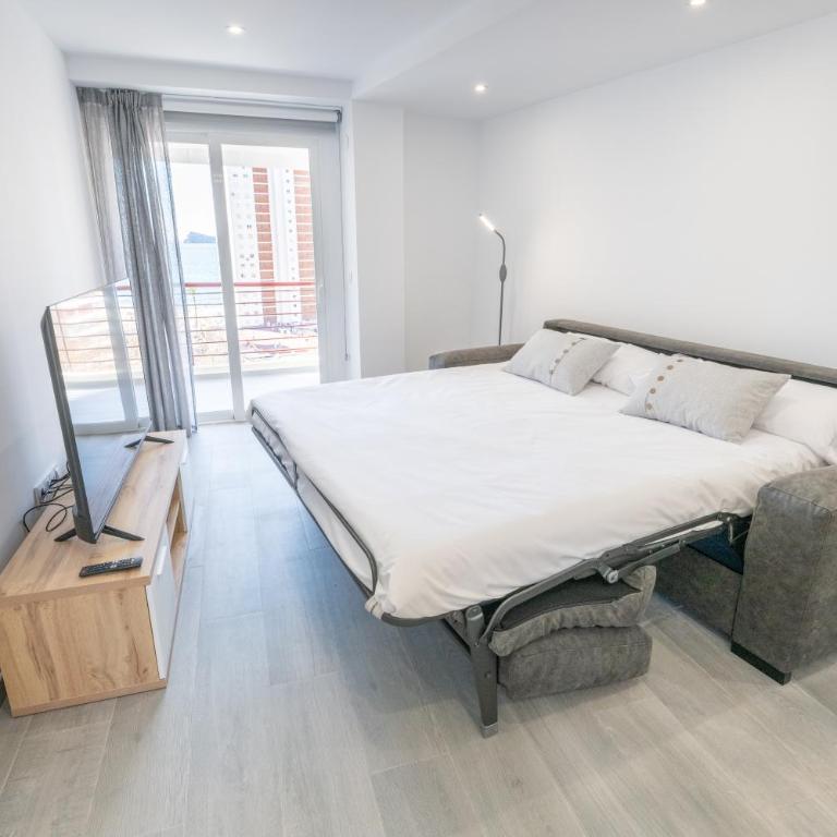 Apartamento con terraza a 1 minuto de la playa - Two-Bedroom Apartment - 17
