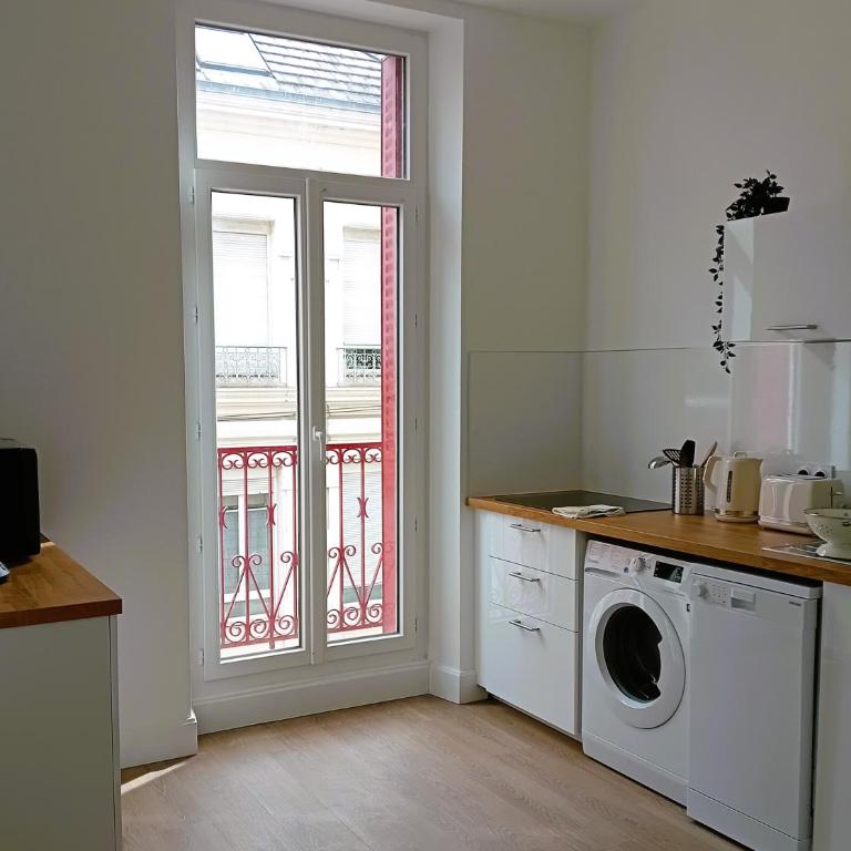 102 - Appart rénové avec grand salon et 1 chambre - Tram et Clinique Mutualiste à 1 min - Appartement 1 Chambre - 13