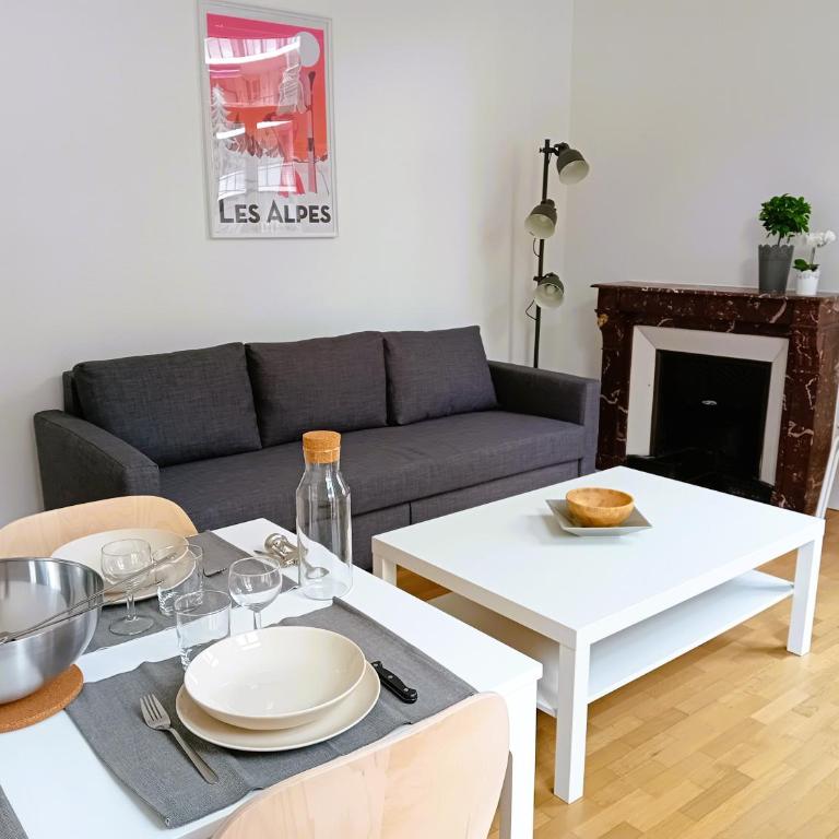 102 - Appart rénové avec grand salon et 1 chambre - Tram et Clinique Mutualiste à 1 min - Appartement 1 Chambre - 12