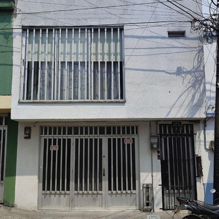 GURUS FR | Iluminado y acogedor apto para 2 cerca al Arboleda - Apartamento - 20