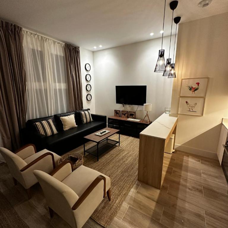 Apartamento Moncloa - Three-Bedroom Apartment - 2