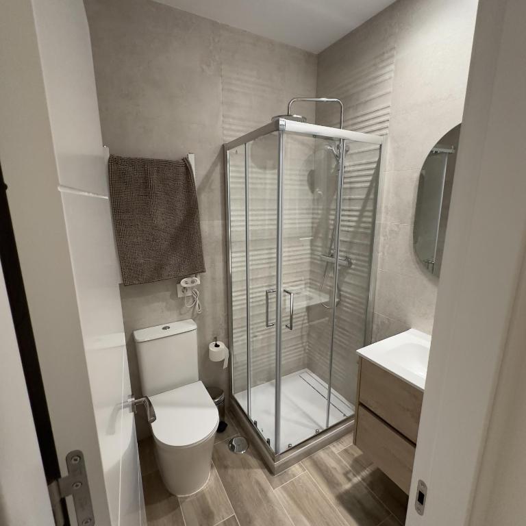 Apartamento Moncloa - Three-Bedroom Apartment - 15