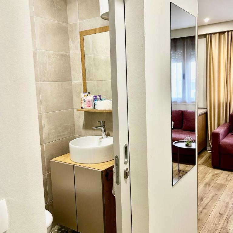 Urban Residence Apartments - King Studio with Sofa Bed - 6