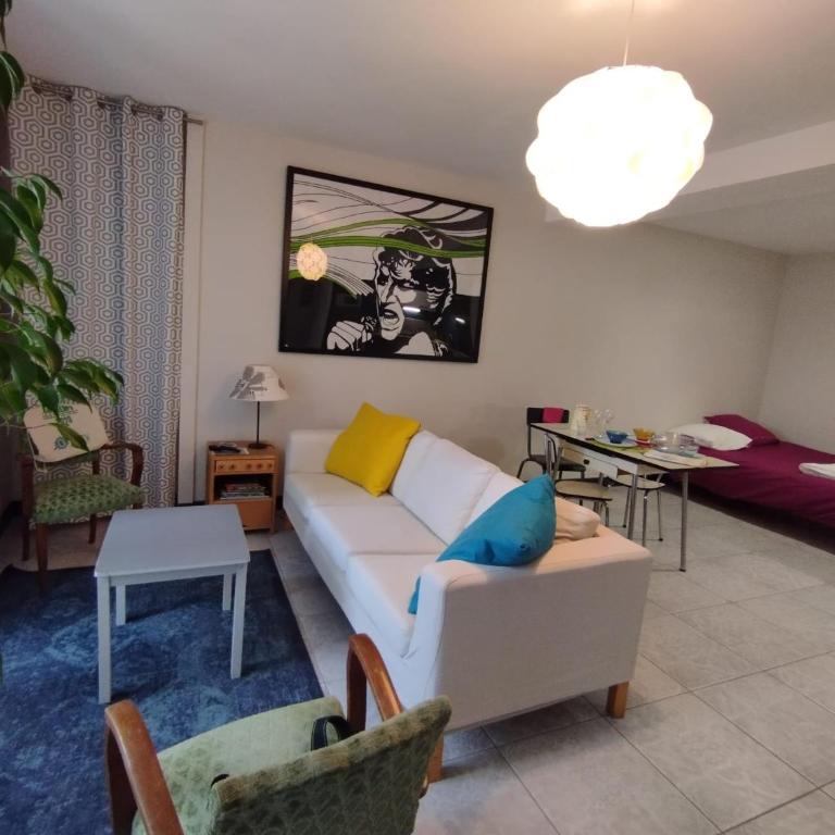 Appt 56m2 à 4mn du Palais Jacques Coeur. - Appartement 1 Chambre - 24