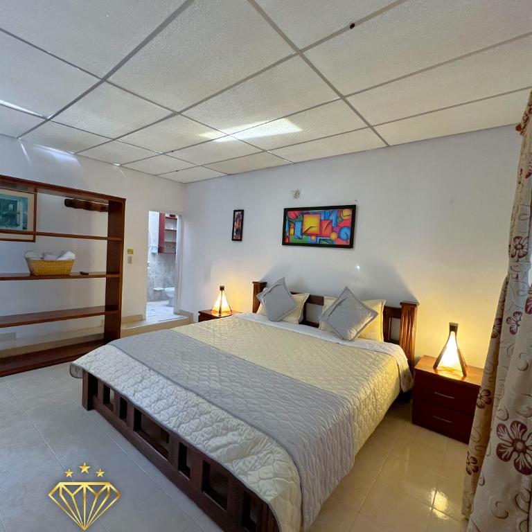 HOTEL LEYVA LUXE - Habitación Deluxe con cama extragrande - 3