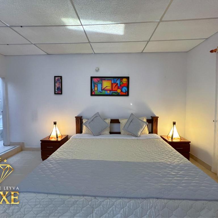 HOTEL LEYVA LUXE - Habitación Deluxe con cama extragrande - 4