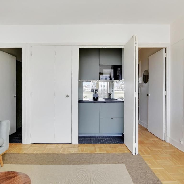 VICTOR HUGO - ARC de TRIOMPHE - TROCADERO - Appartement 1 Chambre - 10
