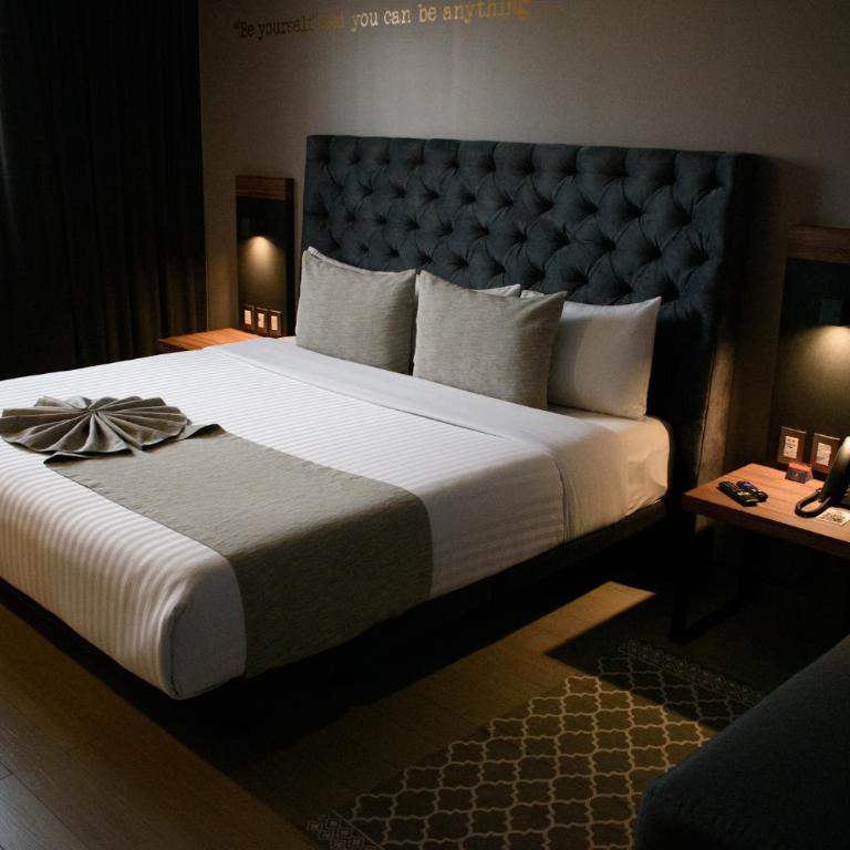 Bedford Hotel - Superior King Room - 9